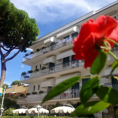 Hotel Solitude 2*